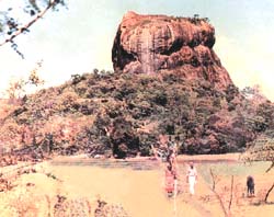 sigiriya3.jpg (20789 bytes)